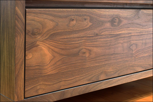 ウォールナットテレビボード