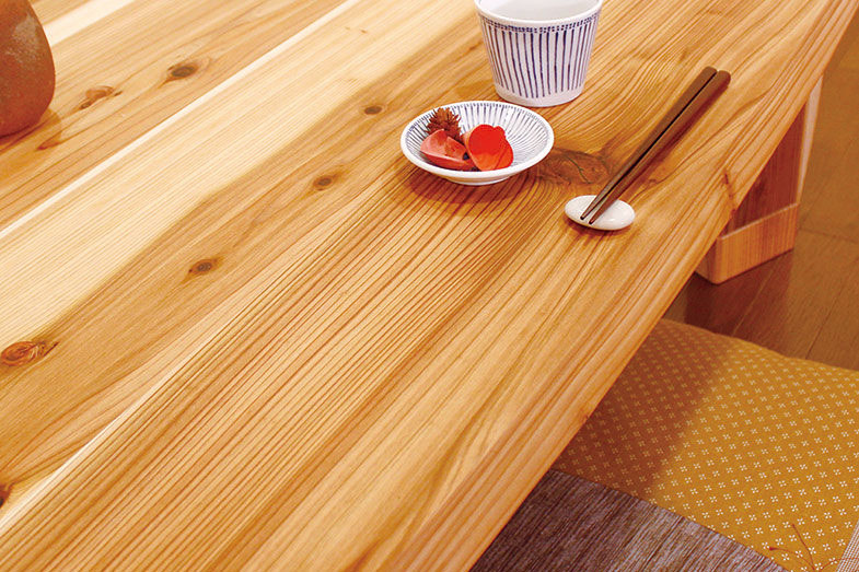 天板はタモ材の無垢集成材