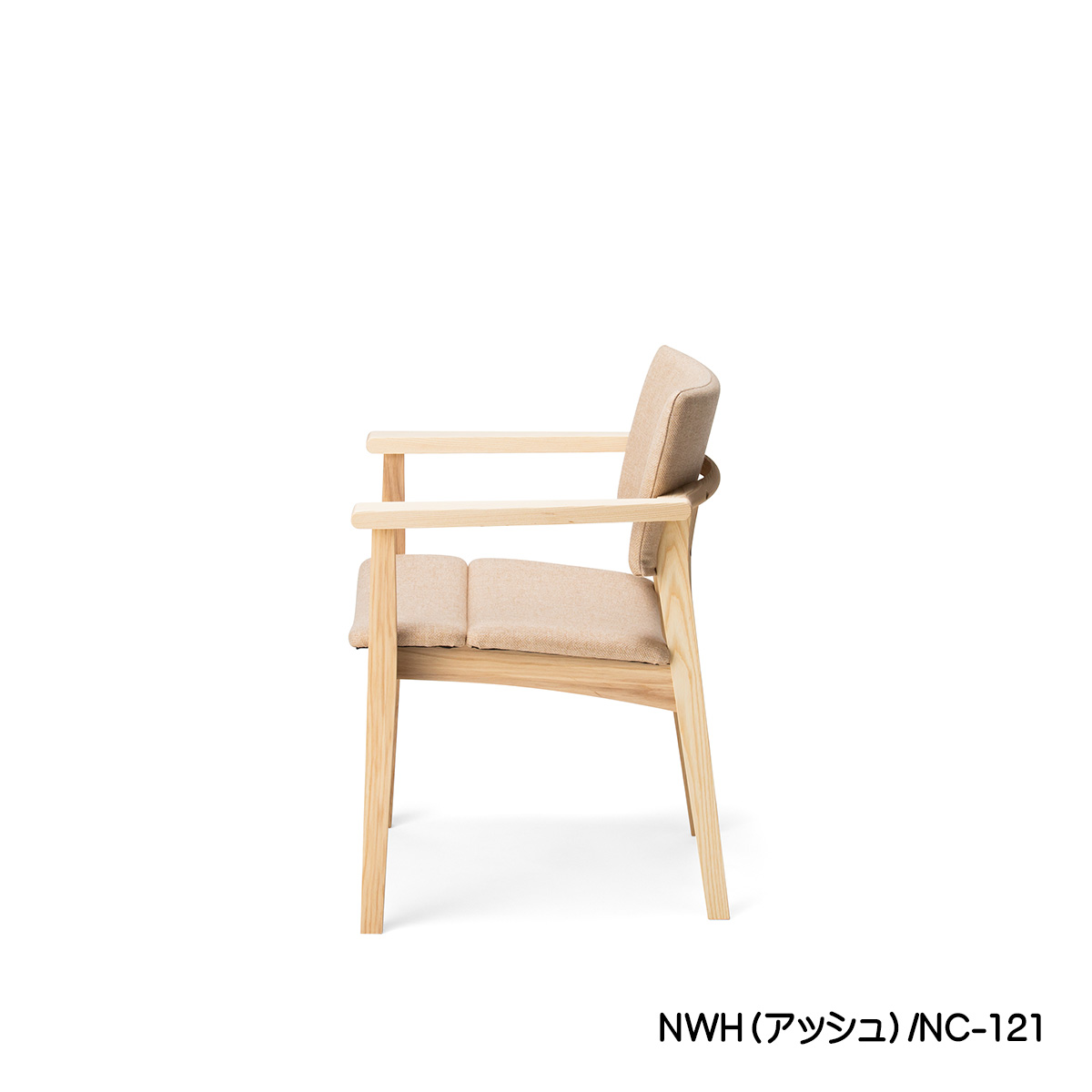 【日本製】肘掛けダイニングチェア「TOPO（トッポ）」（ナチュラルホワイト）は、右肘掛から背面、左肘掛にかけて1本の木が同じ高さでつながっております。