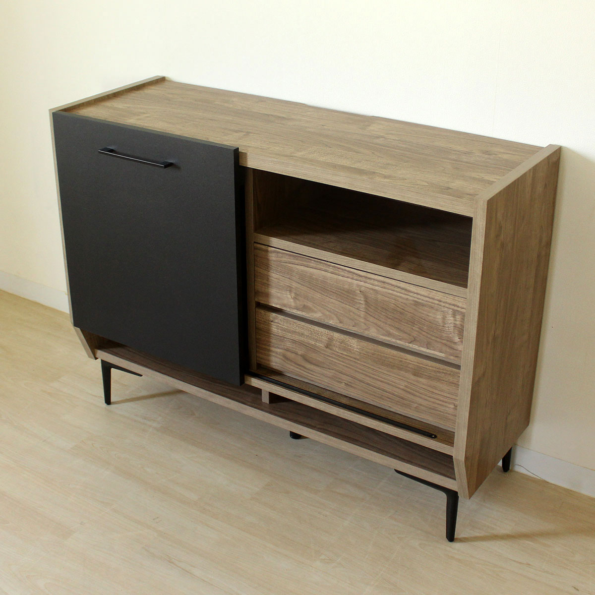 アルバ110サイドボード