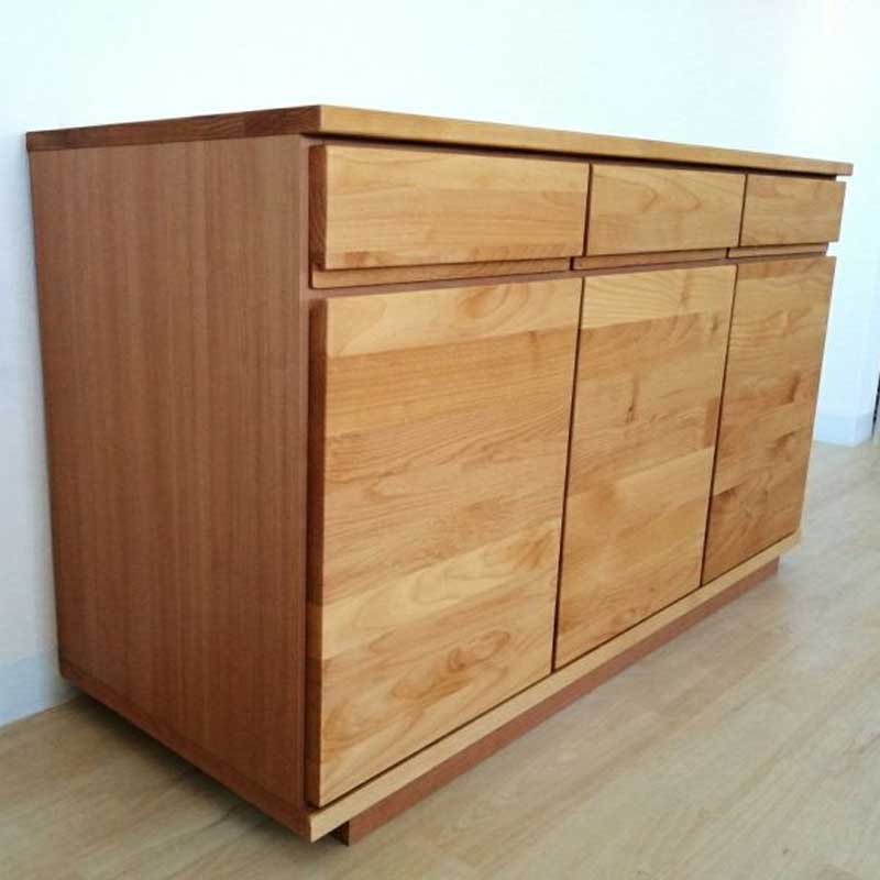 118センチ幅サイドボード「モニカ」は、脚無しの使用も可能です。