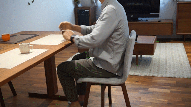 この動画はロタンテチェアの動画を参考にしています。回転式座面だから座ったままで好きな方向に向くことができます。