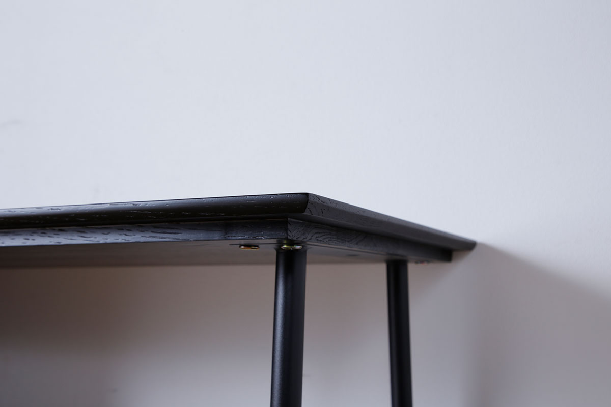 薄い天板デザイン