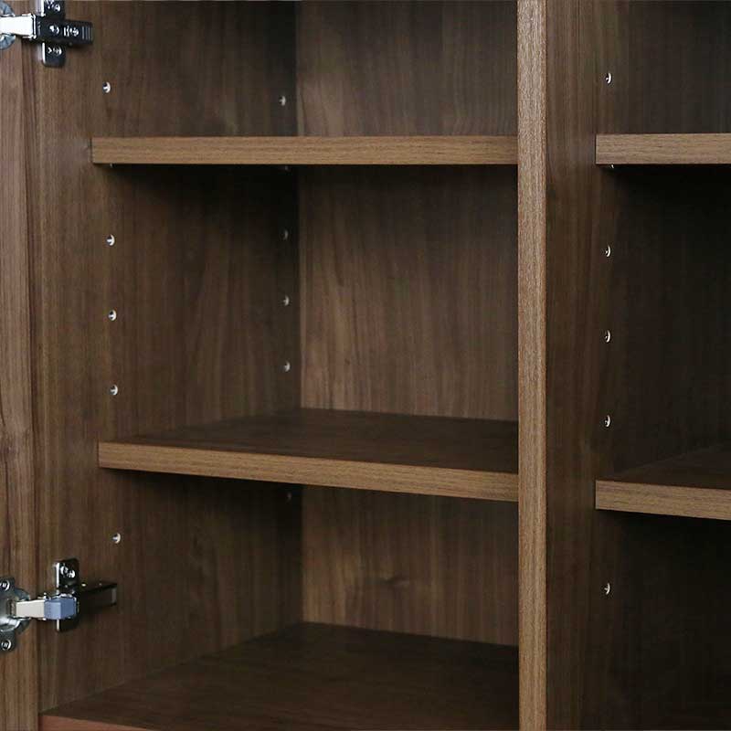 幅90センチキャビネット「レッチェ」ウォールナット材は、6センチピッチで7段の高さ調節可能です。