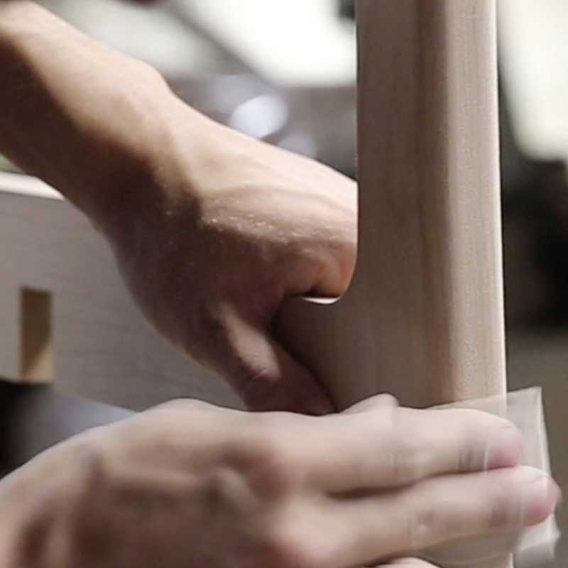 幅90センチキャビネット「レッチェ」ウォールナット材は、1942年工場を構えた工場にて、福岡県筑後市で国内製造（日本製）細心の注意をはらいながら、丁寧な家具づくりに努めています。