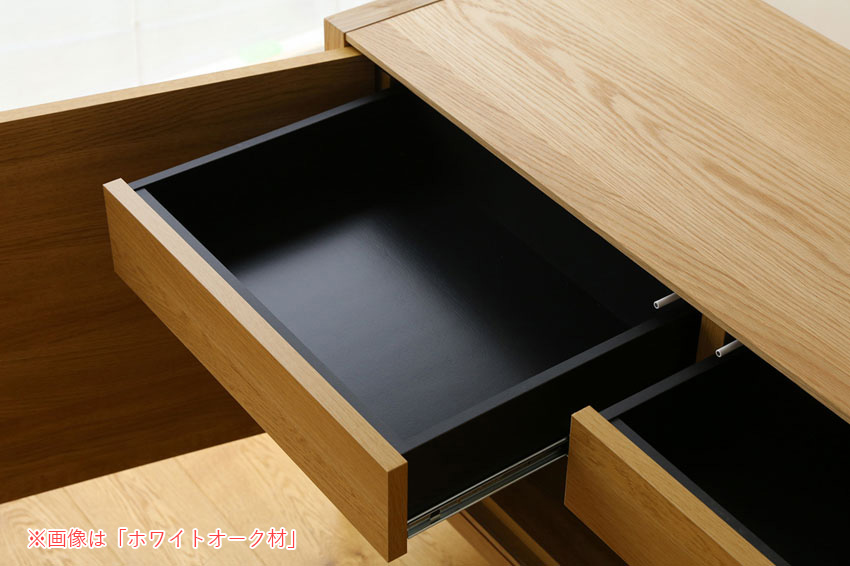 扉内部に引き出し取り付け