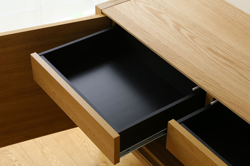 扉内部に引き出し取り付け