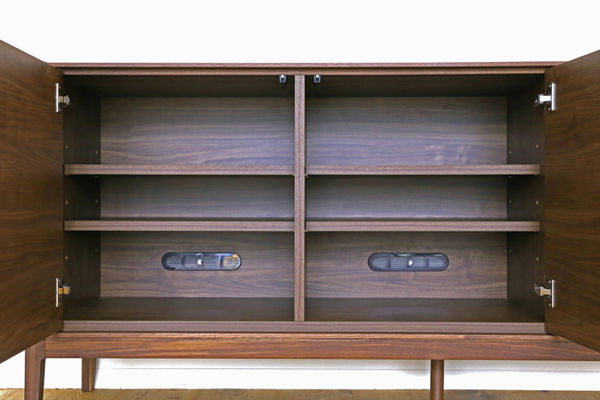 配線孔を配置した収納スペース