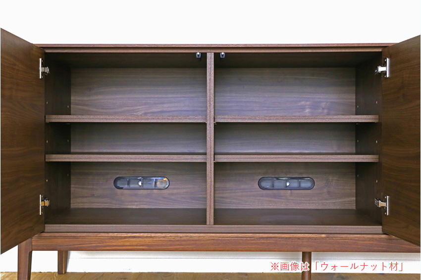 配線孔を配置した収納スペース