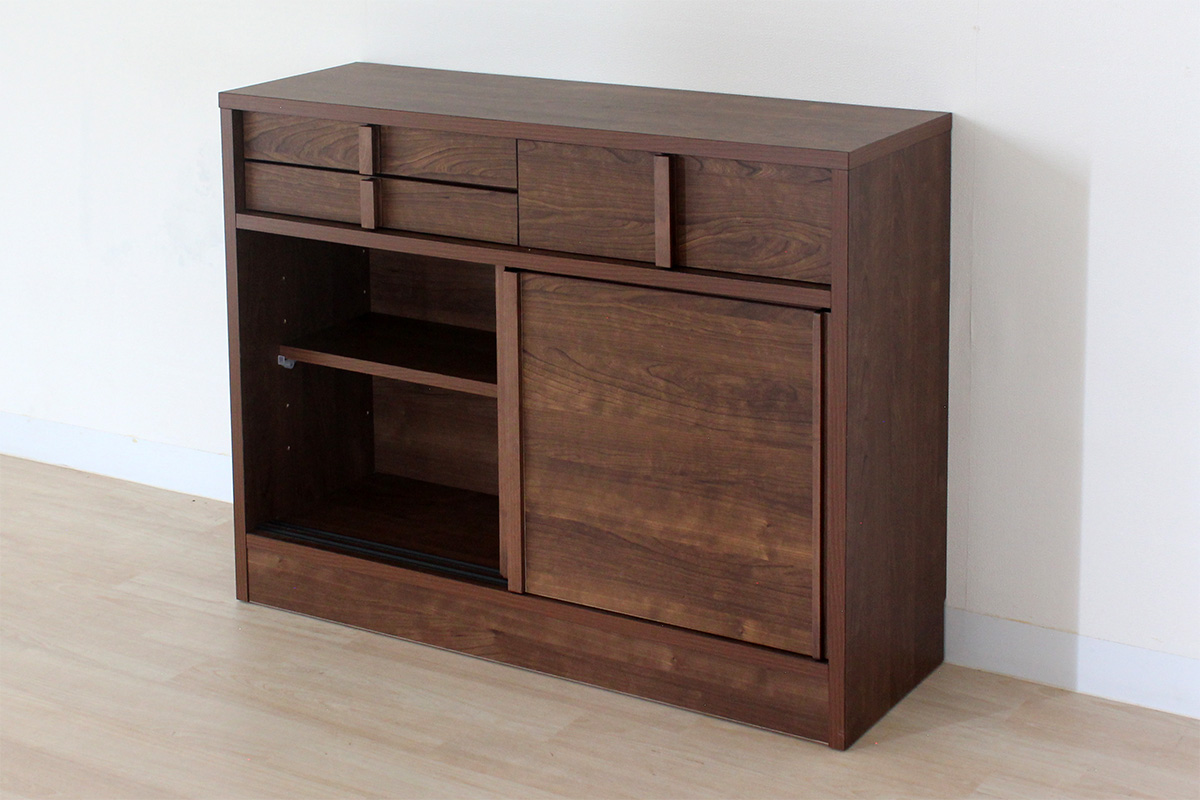 取っ手の出っ張りが無い引き戸タイプ