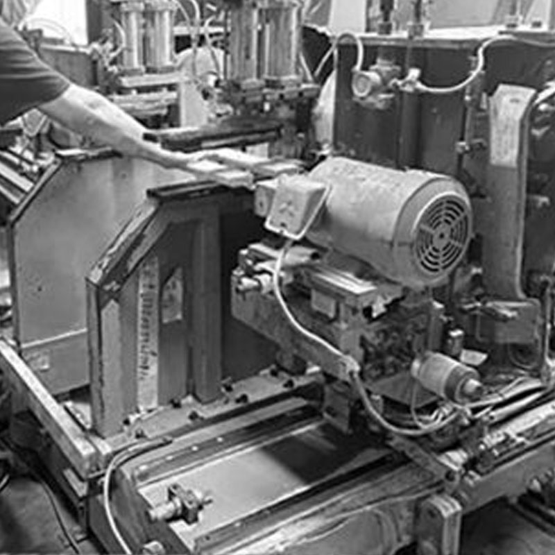 幅120センチ幅ロータイプ下駄箱「ワビ」の工場写真