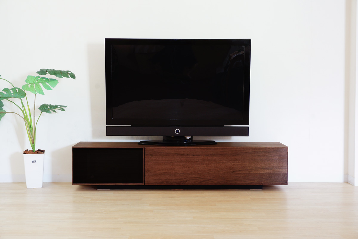 スパークテレビボード