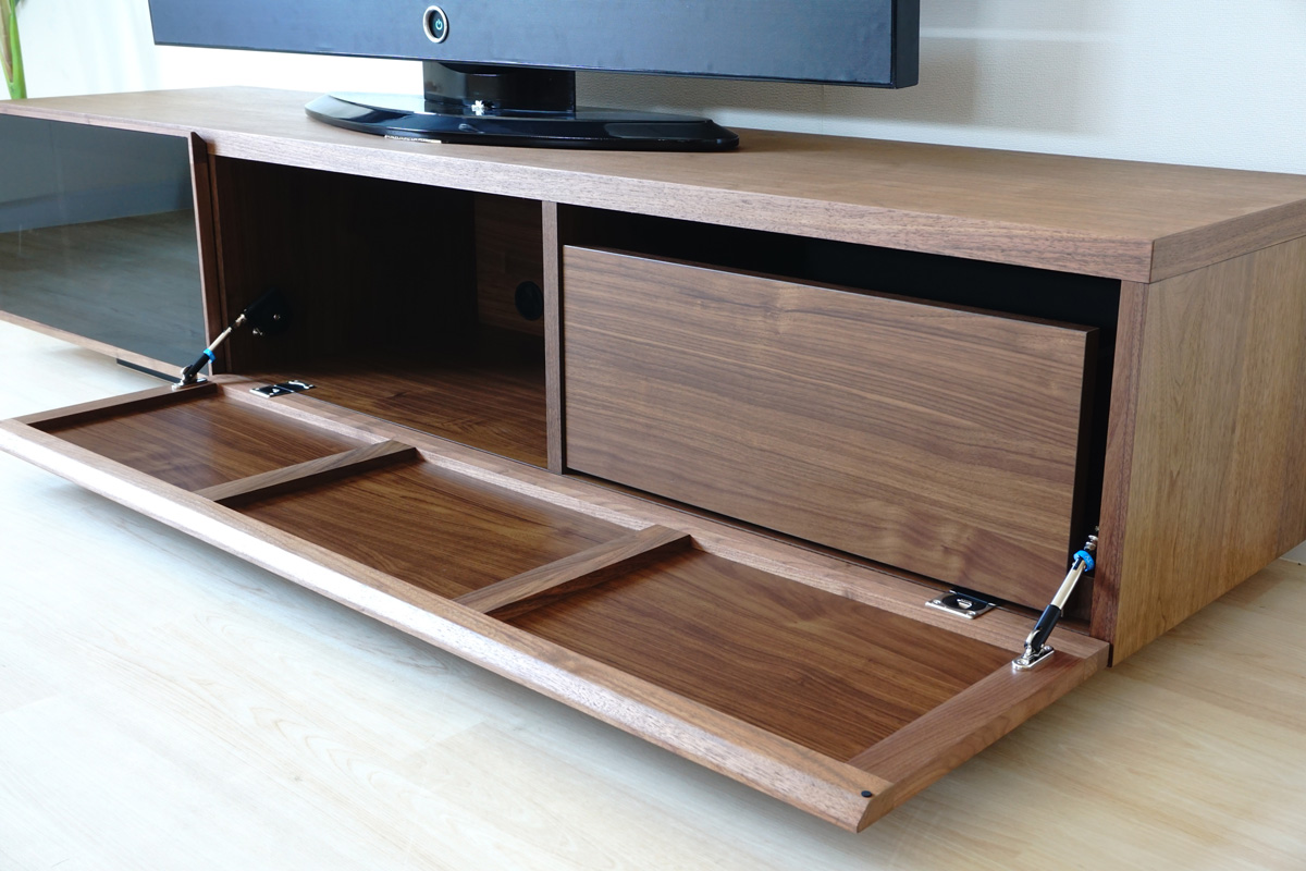 広々収納スペース右側