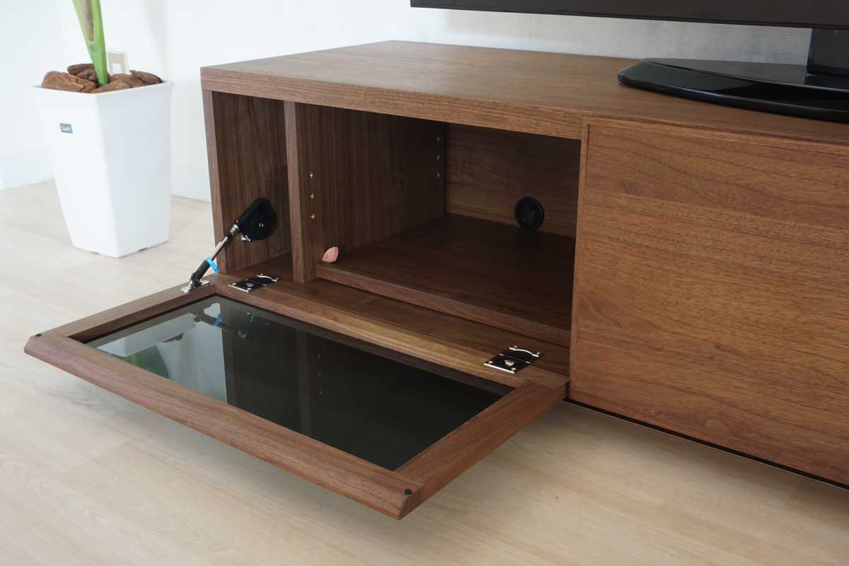 広々収納スペース左側