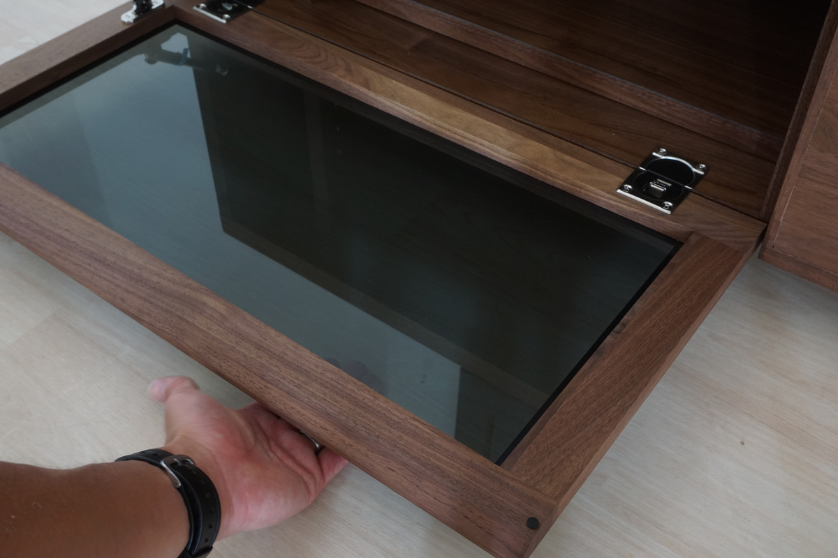 黒ガラスは赤外線リモコンの操作もできる