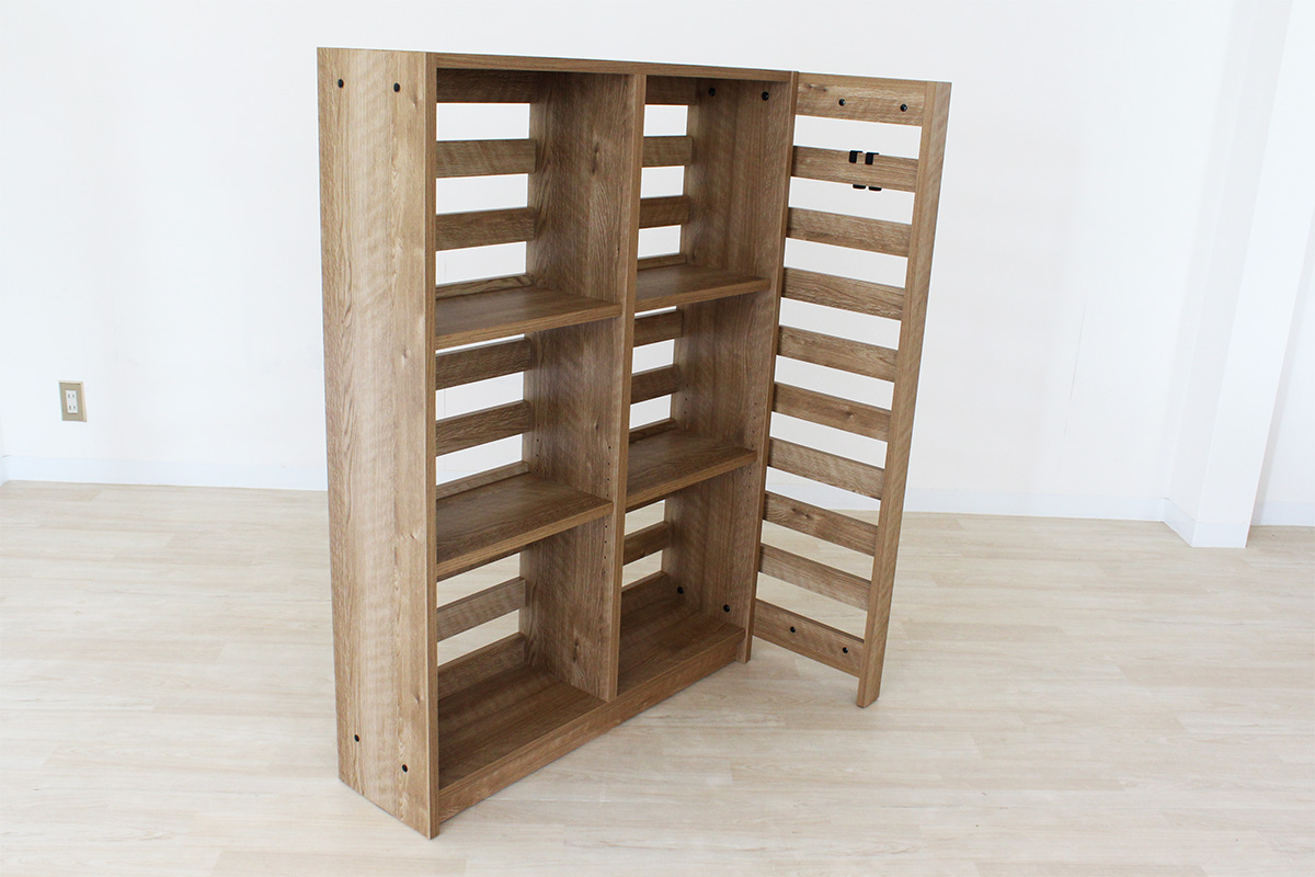 薄型だけどＬ型シェルフなのでどこでも自立