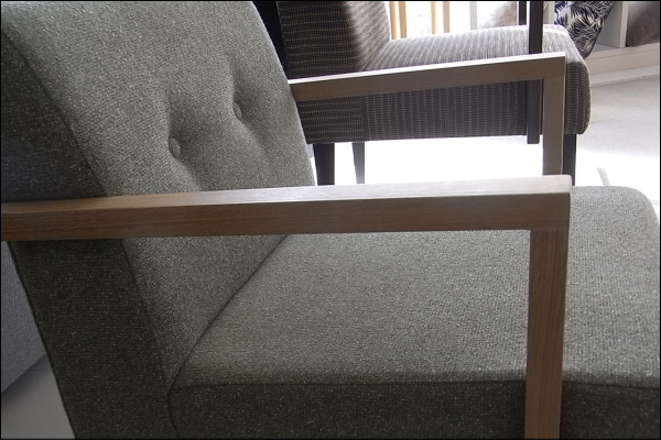 ポッキー1人掛けソファー幅60センチは、丸みとシャープさが調和しています