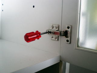 扉の調整の仕方