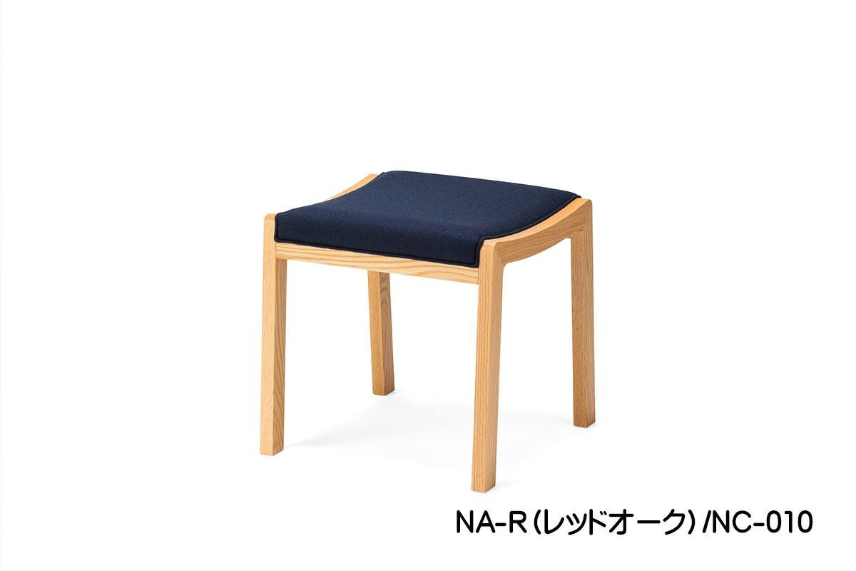 背もたれや肘掛がない1人用の椅子です。たくさん置きたい場合は