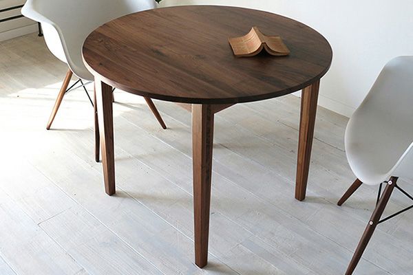 無垢材円型カフェテーブルは天板の大きさ、脚の長さもお好みに【日本製