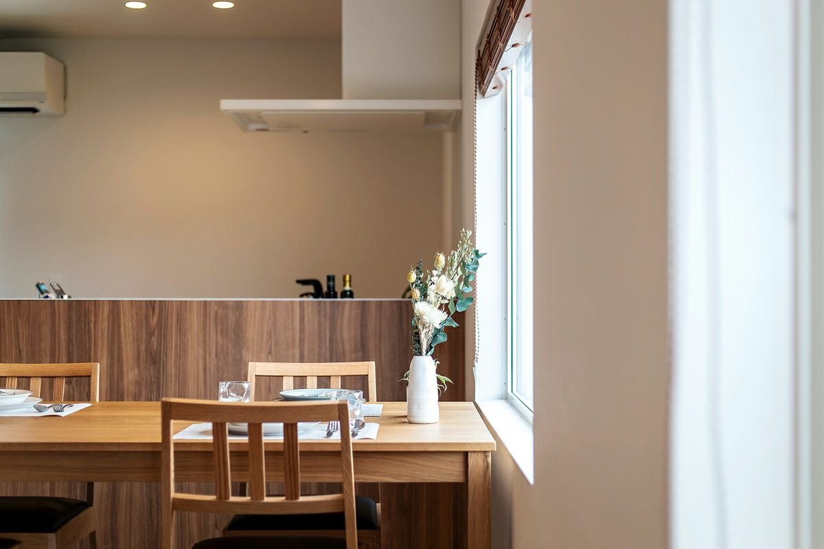 日本製】ダイニング5点セット。材種：オーク材、ウォールナット材